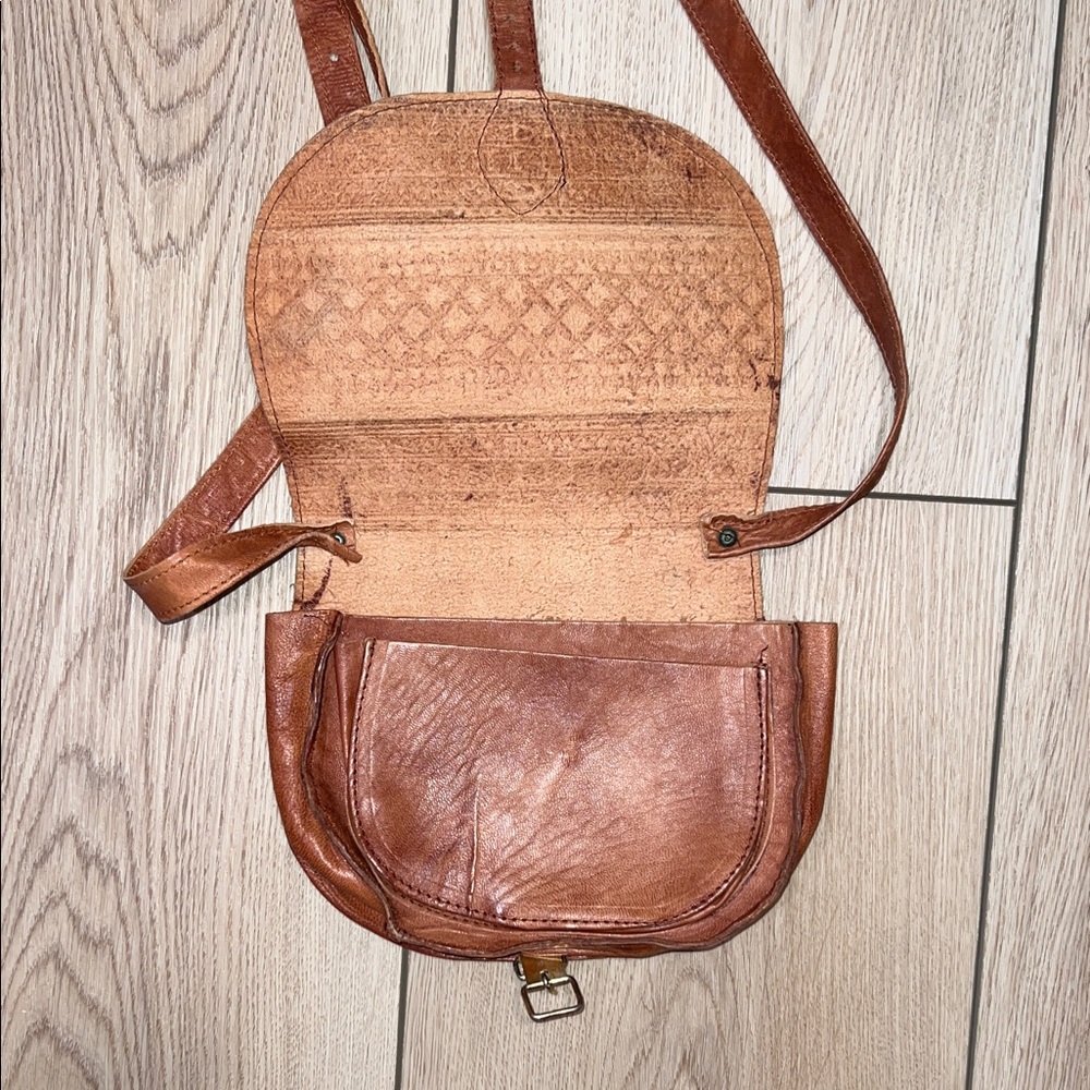 Vintage Circa 1990’s Brown Leather Crossbody Bag - Picture 5 of 16